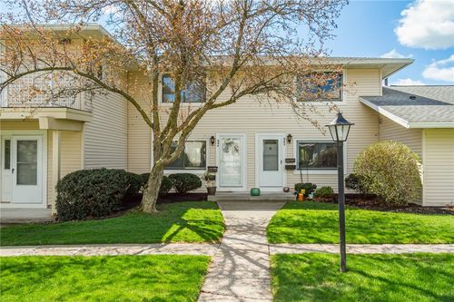 644 Eastbrooke Ln, Rochester, NY, 14618-5231 | Card Image