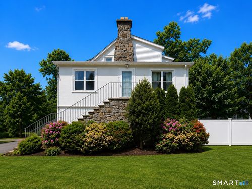 19 Urban St, New Canaan, CT, 06840-4932 | Card Image