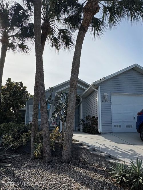 11652 Pawley Ave, BONITA SPRINGS, FL, 34135-6090 | Card Image