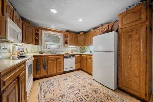 12 Laurel Cir, Wolfeboro, NH, 03894-4049 | Card Image