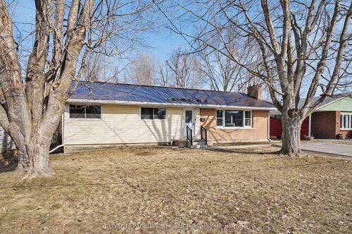 10 Duke St, Brockville, ON, K6V3J1 | Card Image