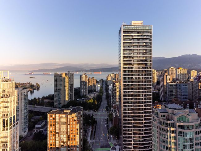 PH3902 - 889 Pacific Street, Condo with 4 bedrooms, 3 bathrooms and 4 parking in Vancouver BC | Image 35