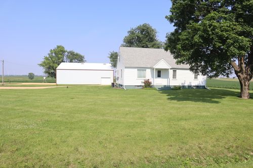 24871 1800 East St, Walnut, IL, 61376-9226 | Card Image