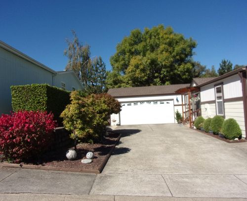 381 Knoll Terrace Dr, Canyonville, OR, 97417-9715 | Card Image