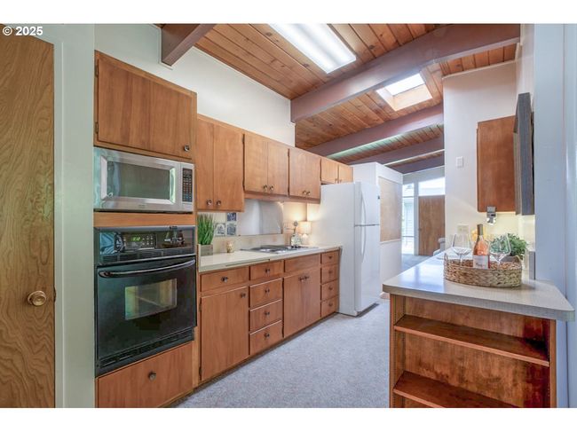 1439 Barton St, House other with 3 bedrooms, 2 bathrooms and null parking in Eugene OR | Image 16
