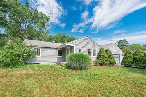 15 Pilgrim Dr, Windsor, CT, 06095-1910 | Card Image
