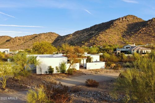 9249 N 40th St, Phoenix, AZ, 85028-5017 | Card Image
