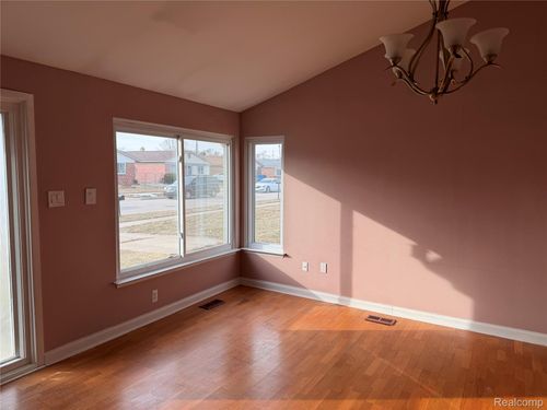 30510 Groveland St, Madison Heights, MI, 48071-5203 | Card Image