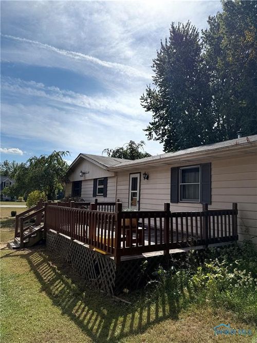 9800 Salisbury Rd, Monclova, OH, 43542-9306 | Card Image