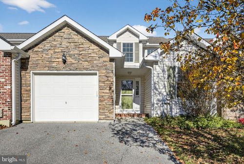 208 Hoyer Ct, Wilmington, DE, 19803-2360 | Card Image