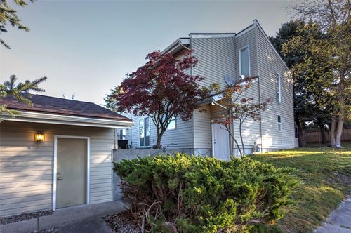 8-5604 Bridger Ct, Missoula, MT, 59803-3042 | Card Image