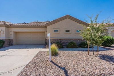 1539 E Brenda Drive, Home with 3 bedrooms, 2 bathrooms and null parking in Casa Grande AZ | Image 1