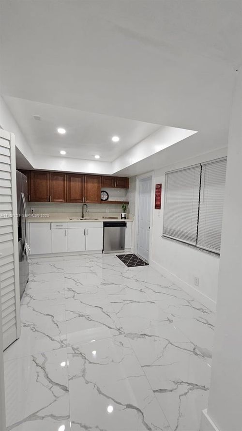 7085-7085 W Sunrise Blvd, Plantation, FL, 33313-4451 | Card Image