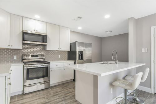 apt-83-9200 W Bellfort Ave, Houston, TX, 77031-2323 | Card Image