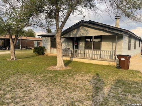 9710 County Road 5723, Castroville, TX, 78009-2110 | Card Image