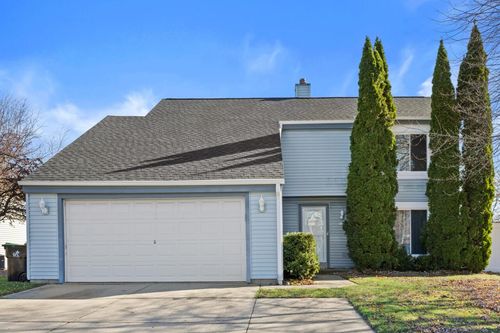 8150 S Waring Dr, Oak Creek, WI, 53154-7419 | Card Image