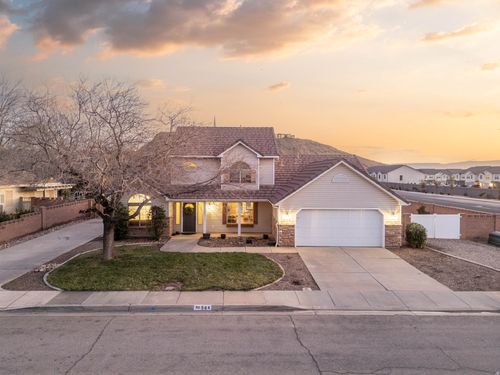 584 Meadow Ln, Washington, UT, 84780-8132 | Card Image