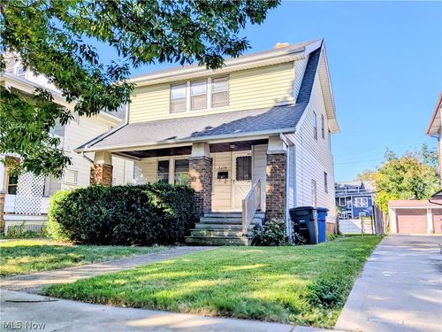 2048 Richland Ave, Lakewood, OH, 44107-6002 | Card Image