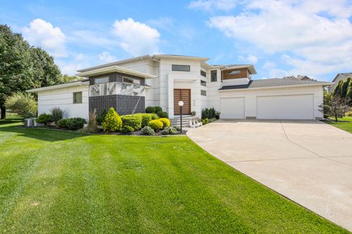 4700 Chestnut Grove Dr, Champaign, IL, 61822-3316 | Card Image