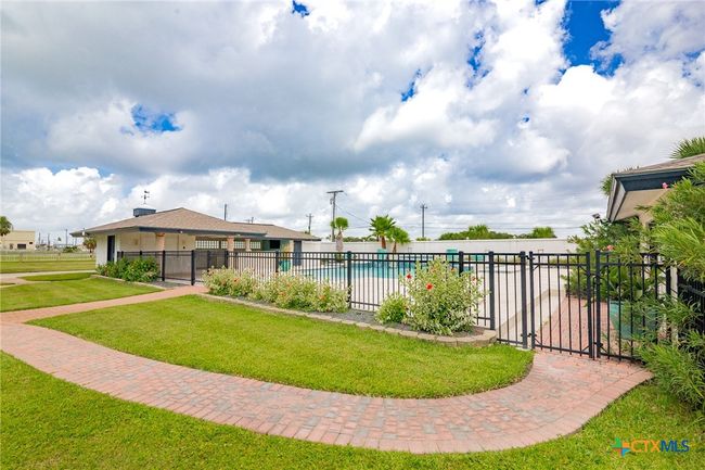 2133 W Maple St, House other with 4 bedrooms, 5 bathrooms and null parking in Port O Connor TX | Image 41