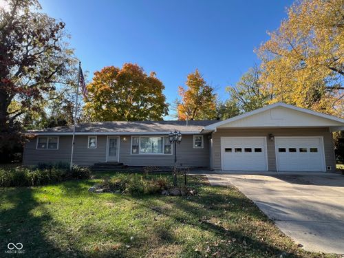 335 N Willow St, Dana, IN, 47847-8039 | Card Image