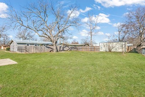 804 E Highway St, Fredericksburg, TX, 78624-5209 | Card Image