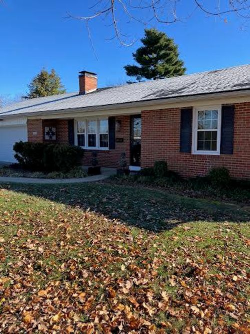 905 Collins Ln, Frankfort, KY, 40601-4356 | Card Image