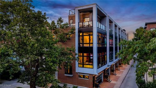 3118 Vine Ct, Cleveland, OH, 44113-2900 | Card Image