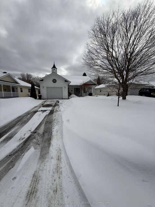 22 Inveraray Crt, Bracebridge, ON, P1L2G8 | Card Image