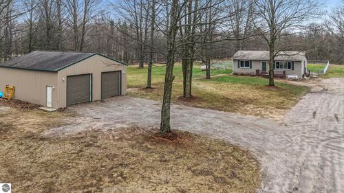 11337 Riley Rd, Interlochen, MI, 49643-9791 | Card Image
