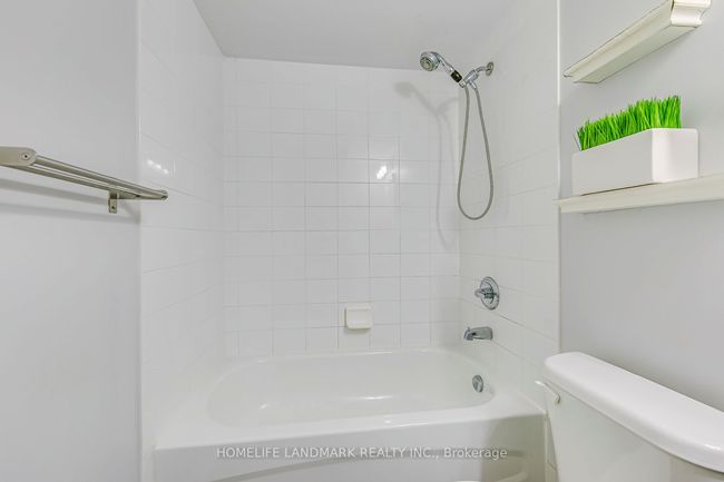 121 - 2891 Rio Crt, Condo with 2 bedrooms, 2 bathrooms and 1 parking in Mississauga ON | Image 20