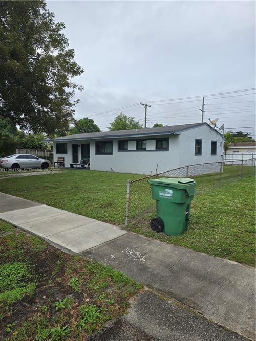 17701 Nw 32nd Ct, Miami Gardens, FL, 33056-3925 | Card Image