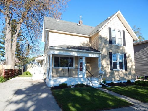 2711 Cherry St, Port Huron, MI, 48060-2915 | Card Image