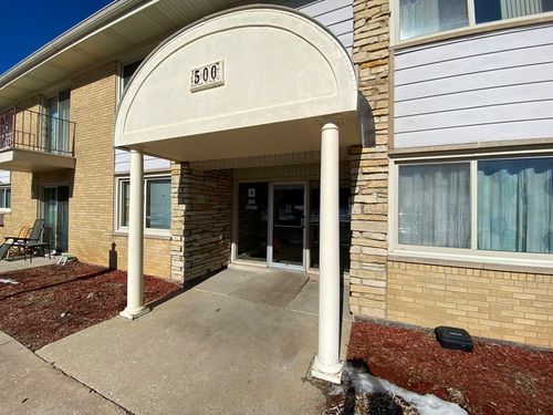 apt-16-500 Chase Dr, Clarendon Hills, IL, 60514-1766 | Card Image