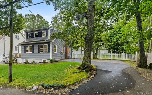 16 Ozone Rd, Rocky Point, NY, 11778-9735 | Card Image