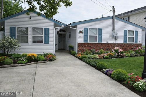 20 W Dory Dr, LITTLE EGG HARBOR TWP, NJ, 08087-1621 | Card Image
