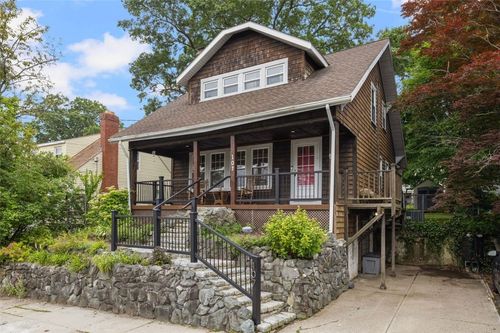 107 Sheffield Ave, Pawtucket, RI, 02860-5733 | Card Image