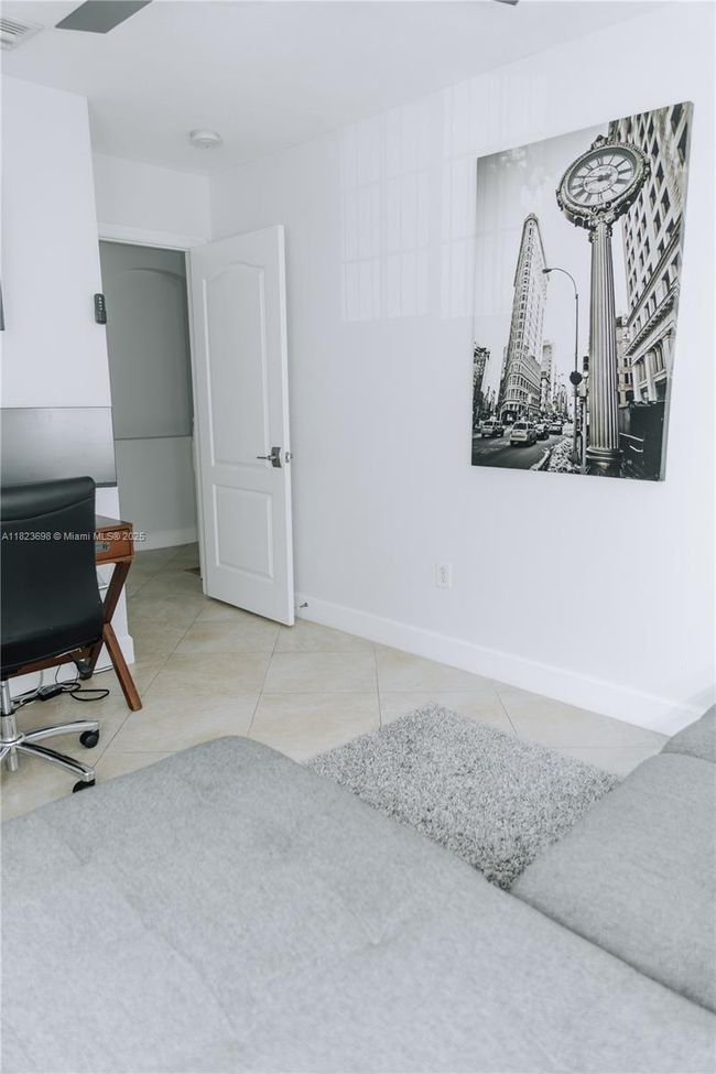 10919 Nw 67 Th Ter, House other with 4 bedrooms, 3 bathrooms and null parking in Doral FL | Image 47