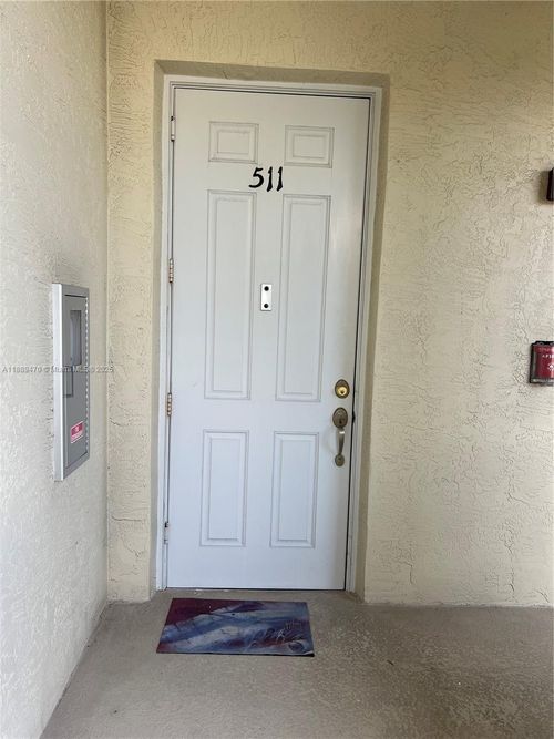 apt-511-3500 Oaks Clubhouse Dr, Pompano Beach, FL, 33069-3694 | Card Image