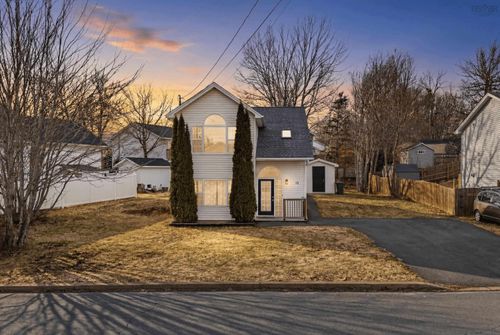 14 Bucheron Cres, Middle Sackville, NS, B4E3E6 | Card Image