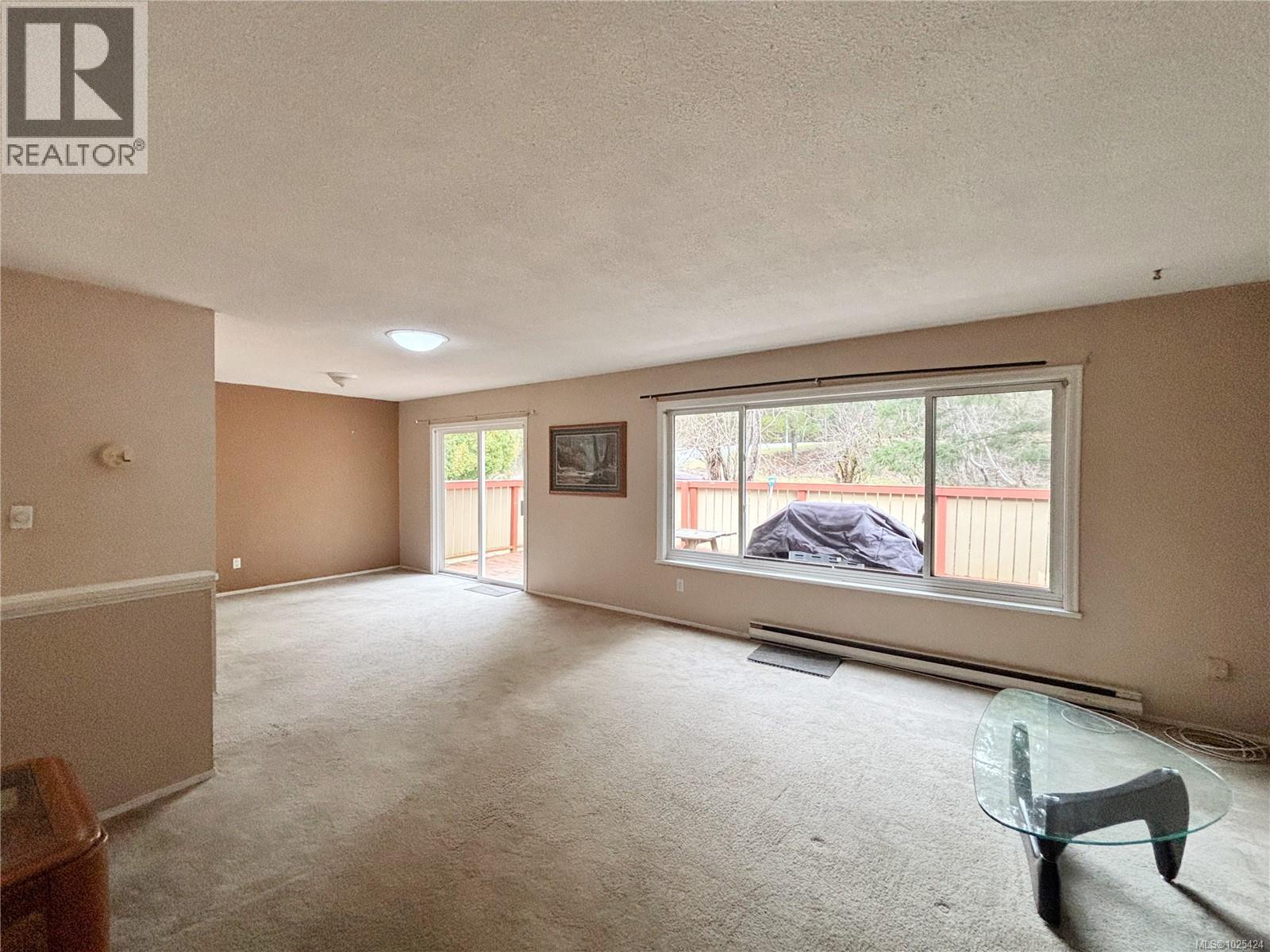 Residential in Gold River 5