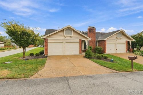 646 Sandy Summit Drive, Ballwin, MO, 63021 | Card Image