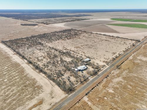 793 Fm 1986, La Pryor, TX, 78872 | Card Image