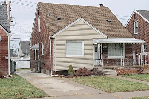 926 Mill St, Lincoln Park, MI, 48146-2740 | Card Image