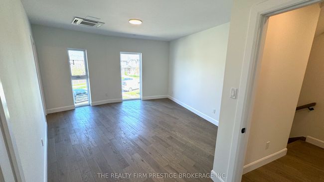 B118 - 2082 Lumen Dr, Condo with 2 bedrooms, 3 bathrooms and 1 parking in London ON | Image 5