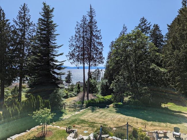4849 Laurel Avenue, House other with 4 bedrooms, 3 bathrooms and 3 parking in Sechelt BC | Image 2