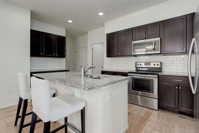 Large, open kitchen | Image 1