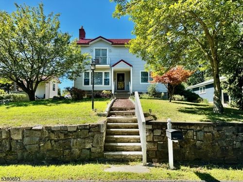2 Papakating Rd, Hopatcong, NJ, 07843-1420 | Card Image