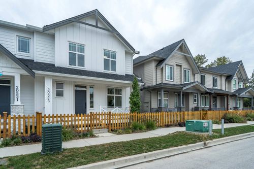 20523 76 Ave, Langley, BC, V2Y3T1 | Card Image