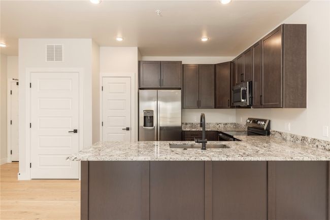 303 - 35 Argentine Ct, Condo with 1 bedrooms, 1 bathrooms and null parking in KEYSTONE CO | Image 7